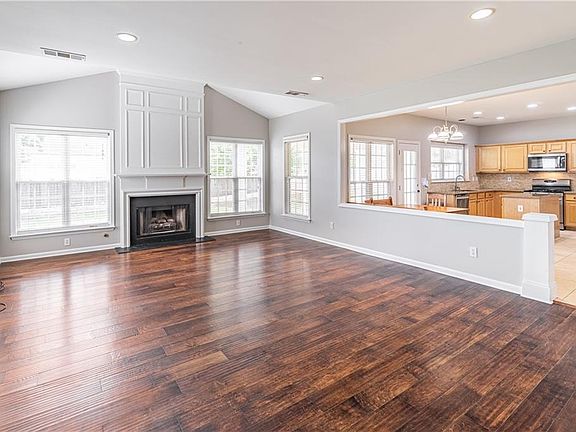 3rd image of 230 Albrighton Ct