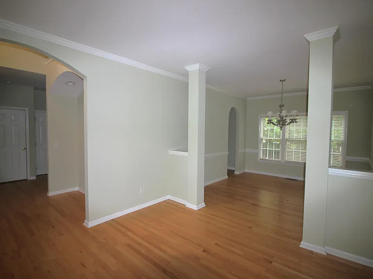 304 Peachtree Point Ct — Photo 5