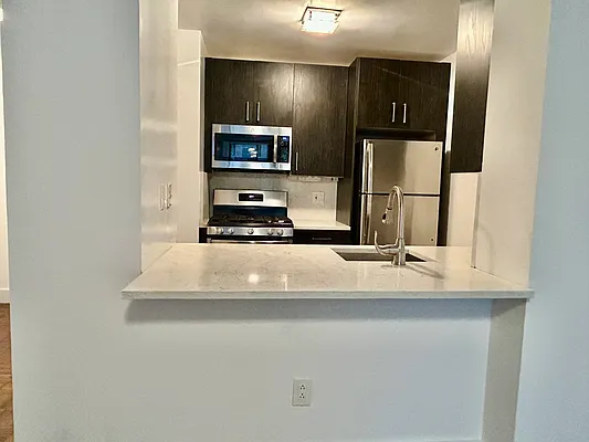 Rented by LL Real Estate Services | media 7