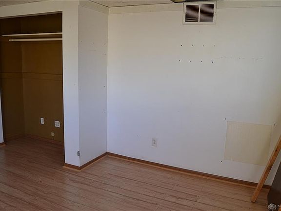 2nd image of 7 W Main St