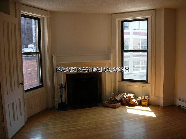 2nd image of 290 Newbury St #2RJJ