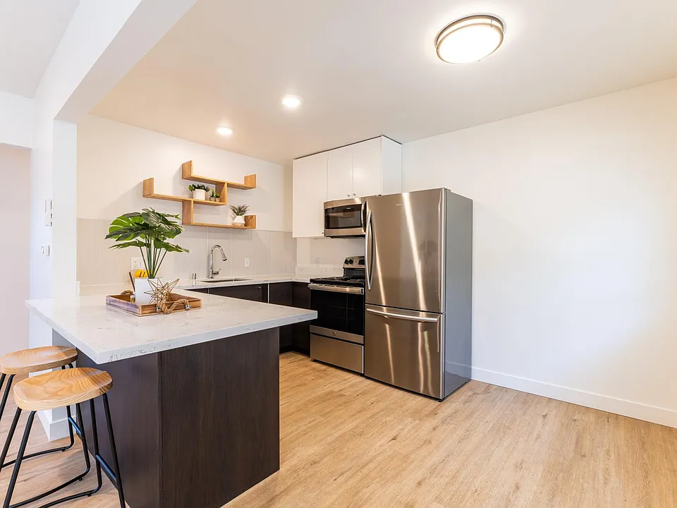 2144 Royal Dr #5