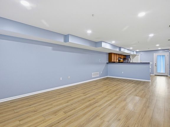 4th image of 3553 6th St