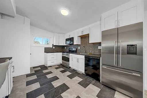37 Cleveland St #2