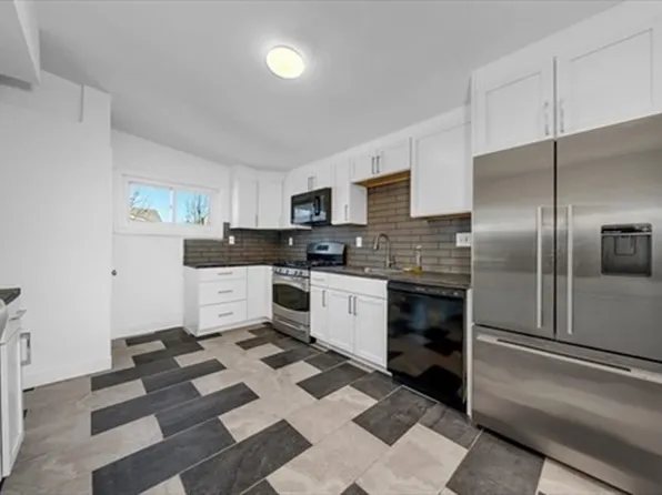 37 Cleveland St, Revere, MA