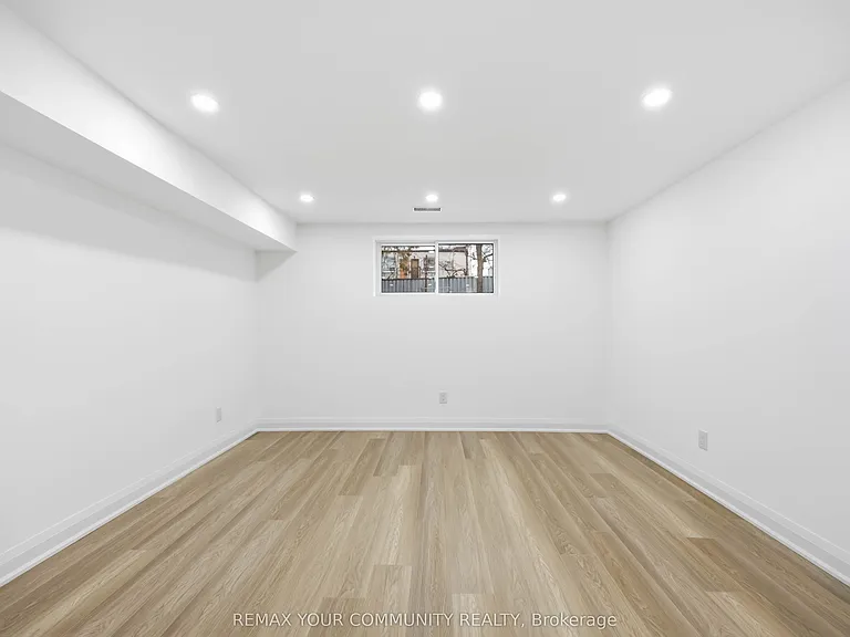55 Cocksfield Ave #LOWER — Photo 7