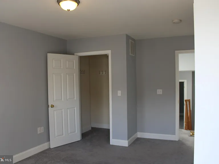 604 S Luzerne Ave — Photo 19