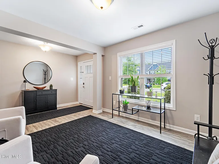 242 Legacy Ln — Photo 6