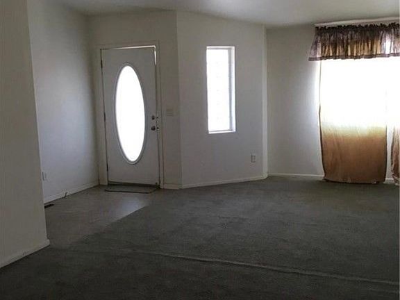 4th image of 58674 Shayne Ln