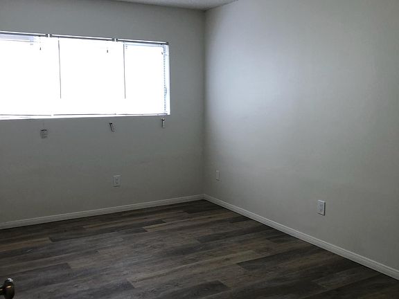 5th image of 3453 Richland Dr APT 8