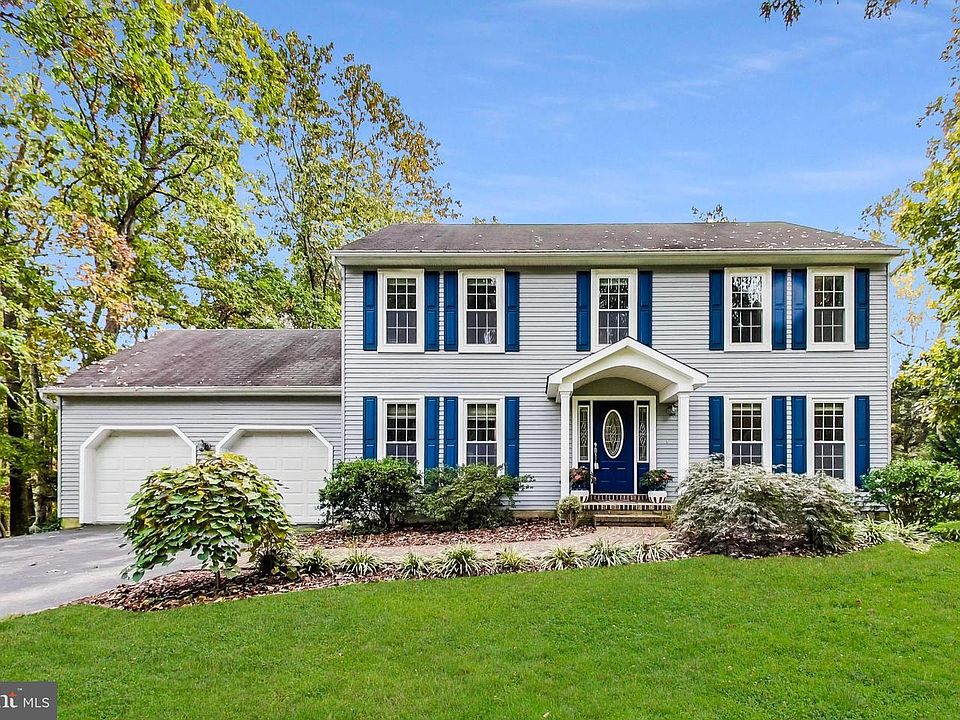 1st image of 105 Amesbury Ct