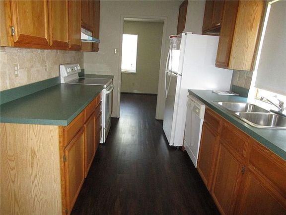 5th image of 1304 Villa Downs Dr