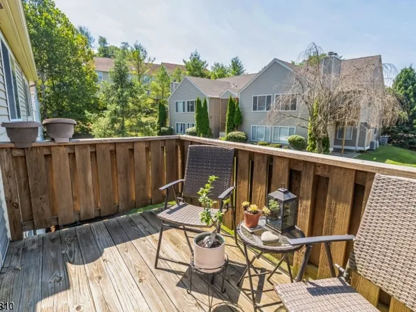 77 Falcon Ridge Way #7, Hamburg Boro, NJ 07419