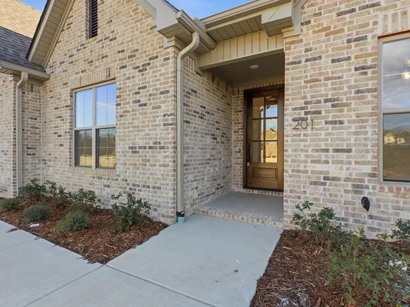 217 Edgewood Cir, Little Rock, AR 72223