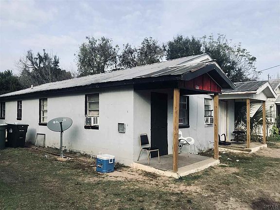 2nd image of 302 E Crescent Dr