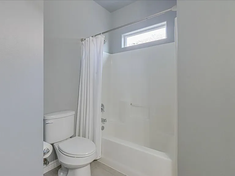 2217 Ibis — Photo 34