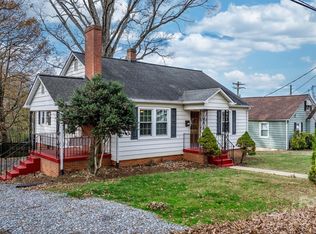 1235 10th St NE, Hickory, NC 28601