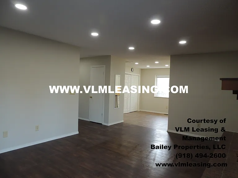 404 W Vicksburg St — Photo 12