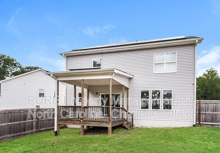 327 Silverleaf Dr — Photo 16