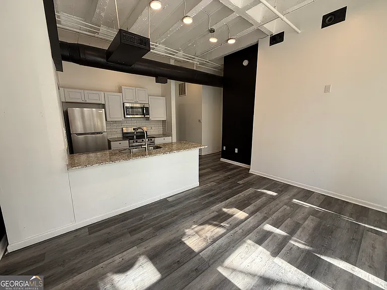 32 Peachtree St NW #207 — Photo 3