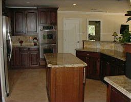 5th image of 770 SE 15th Ave