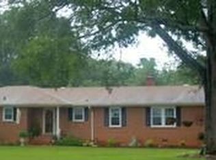 1111 Cornelia Cir, Greenwood, SC 29646