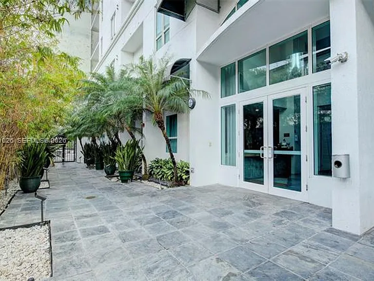 16400 Collins Ave #CU-1644 — Photo 32