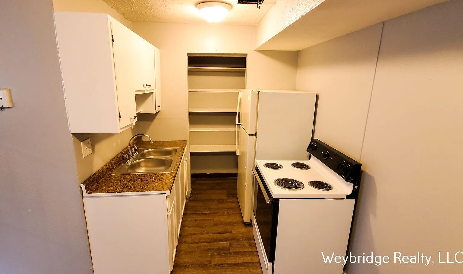 Gholson Avenue 694 — Photo 3