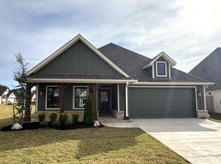 7215 E Queens Pl, Broken Arrow, OK 74014