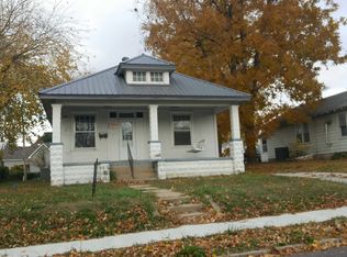 502 9th St, Monett, MO 65708
