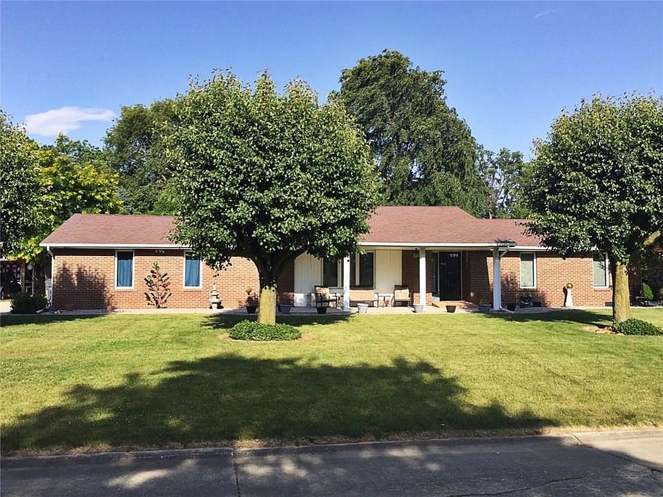 1st image of 1110 Parkway Dr