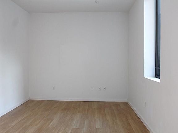 5th image of 70 Parker Hill Ave APT 103