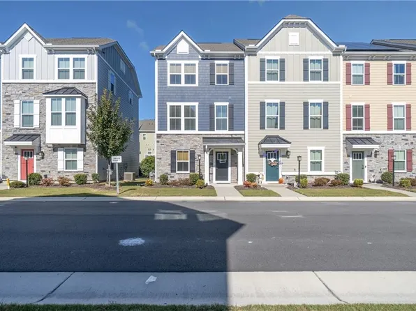 1719 Defiance Dr, Chesapeake, VA 23323