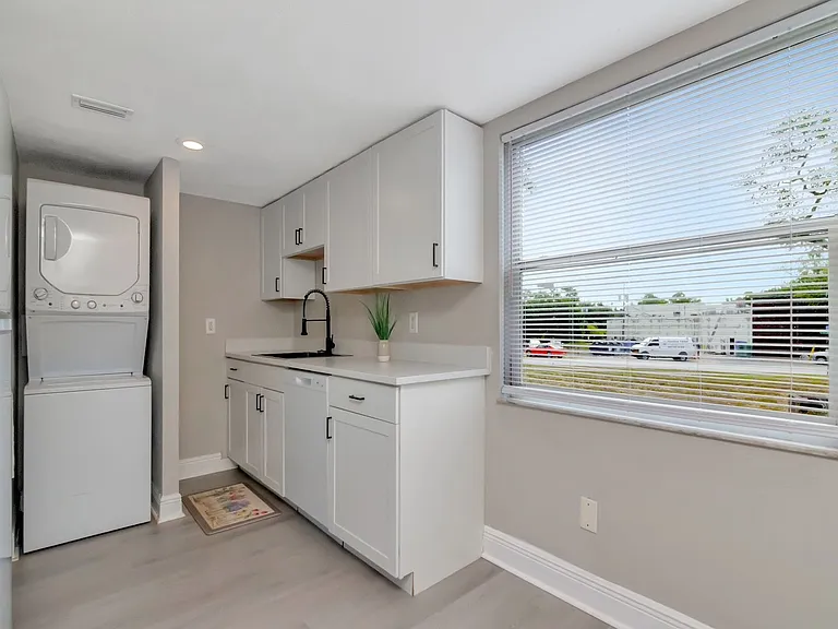 107 Karde Ln #C — Photo 2