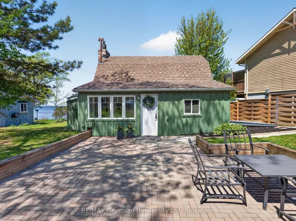 83 Beach Rd, Tiny, ON L9M 0B6