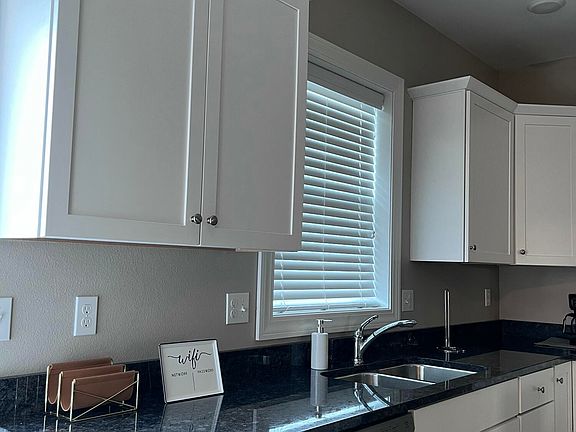 5th image of 139 Wilder Pl
