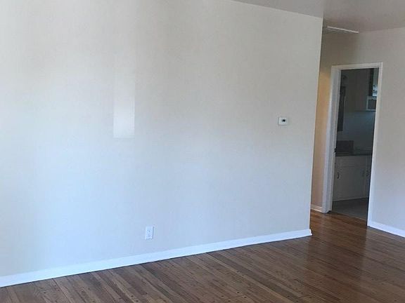 4th image of 6037 S La Cienega Blvd