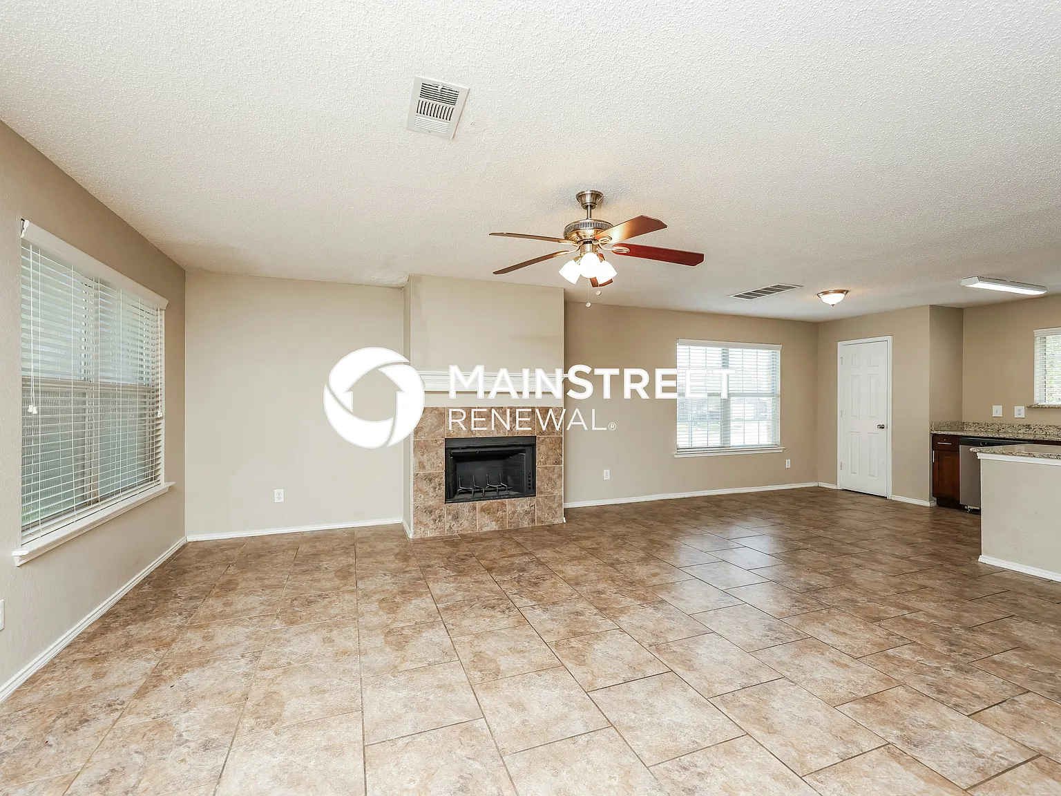 3332 Knollcrest Ln — Photo 3