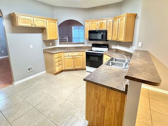 5th image of 9073 Weeping Cherry Ln