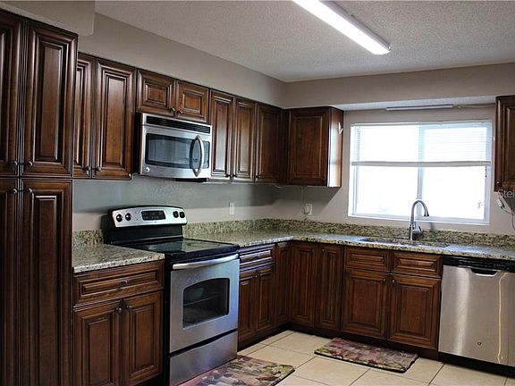 5th image of 3492 Dahlia Pl