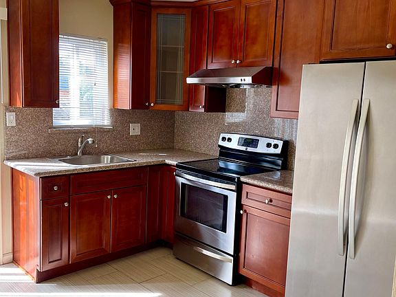 2nd image of 364 Estabrook St