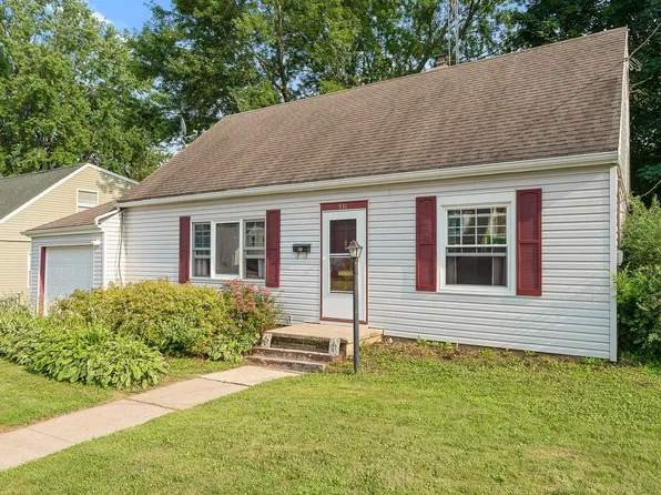 331 Badger Dr, Baraboo, WI 53913