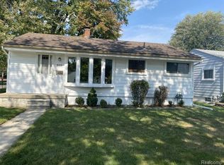 980 Douglas St, Garden City, MI 48135