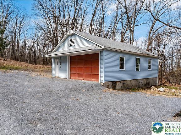 3rd image of 95 Gaffney Hill Rd