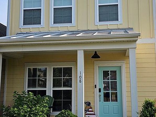 108 Mary Ann Cir #108