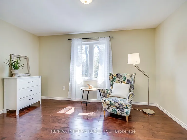 2048 Devon Rd — Photo 29