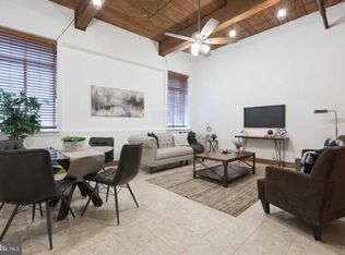 301 Race St APT 102, Philadelphia, PA 19106