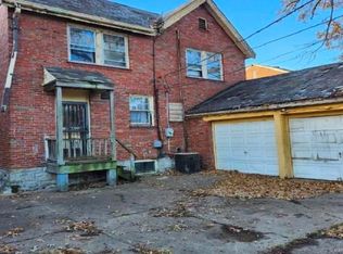 7315 Winchester Dr, Saint Louis, MO 63121