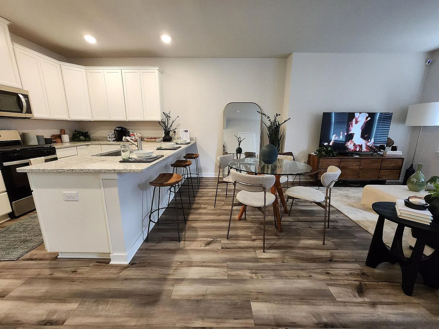 2 bed, 2.5 bath, 1237 sqft, $2,550 — Photo 4