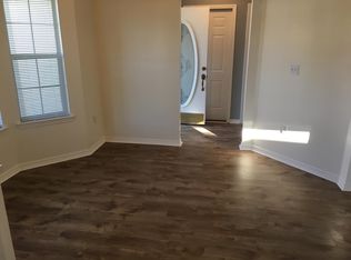 450 Apple Dr, Crestview, FL 32536